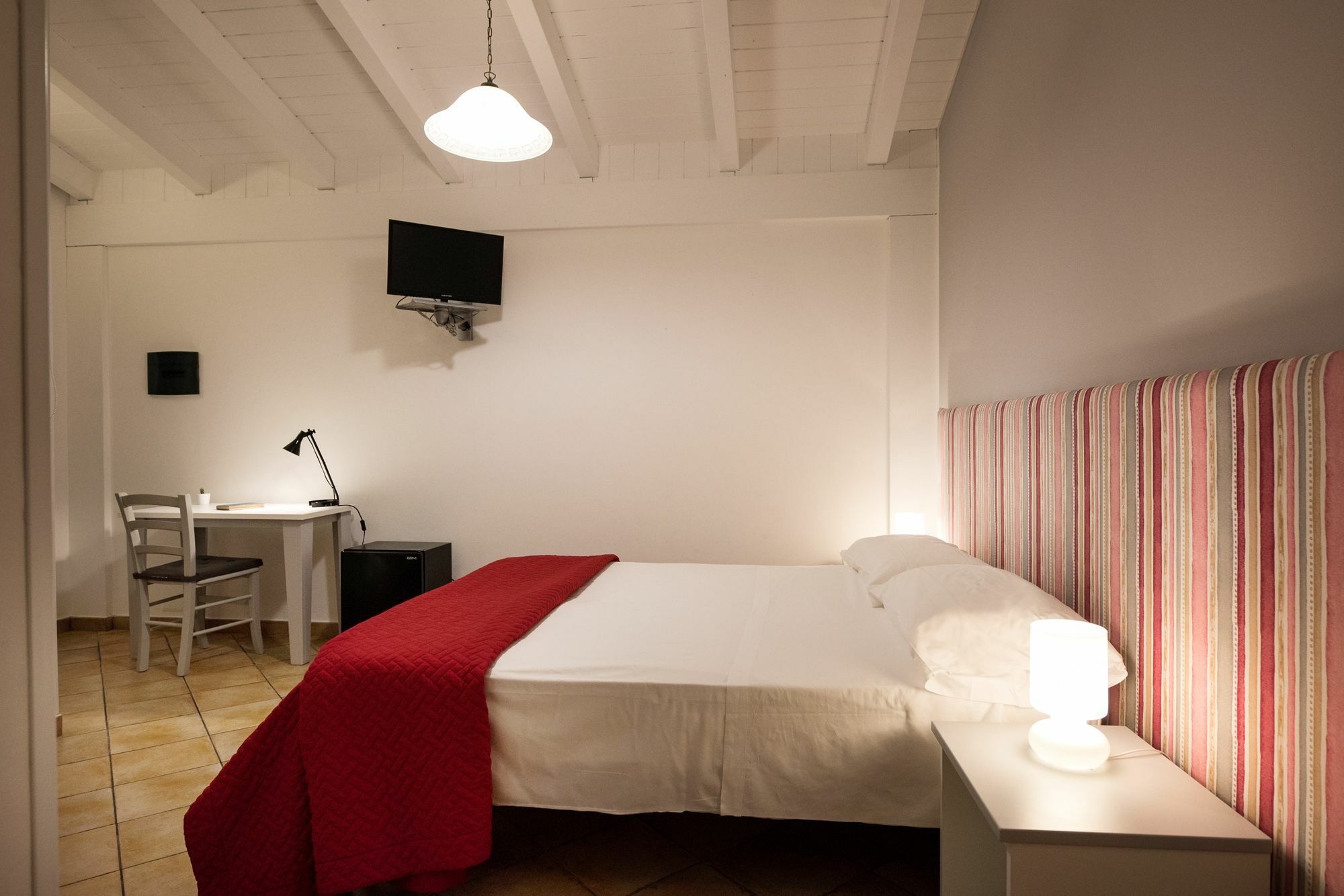 ポッツァッロ Cabrera House Bed & Breakfast エクステリア 写真